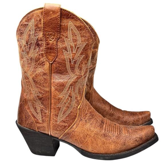 Ariat Shoes - Ariat Round Up Bella Western Bootie Women’s Size 7.5B